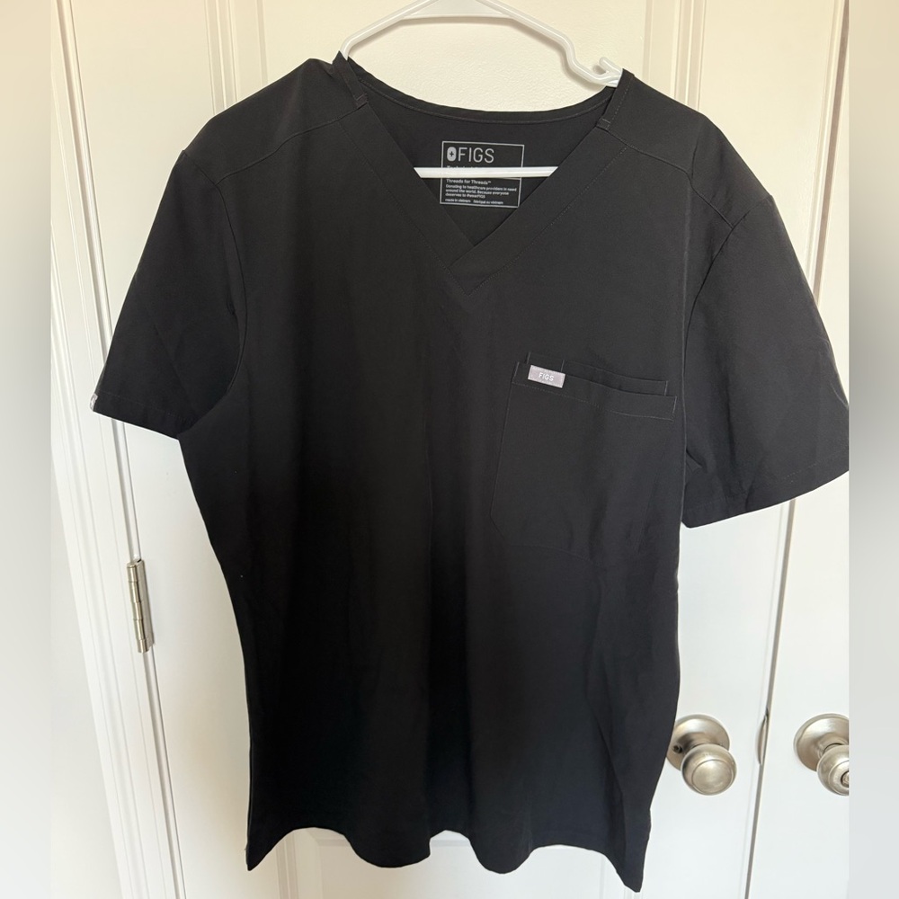 Figs Men Leon Three-Pocket Scrub Top Black large